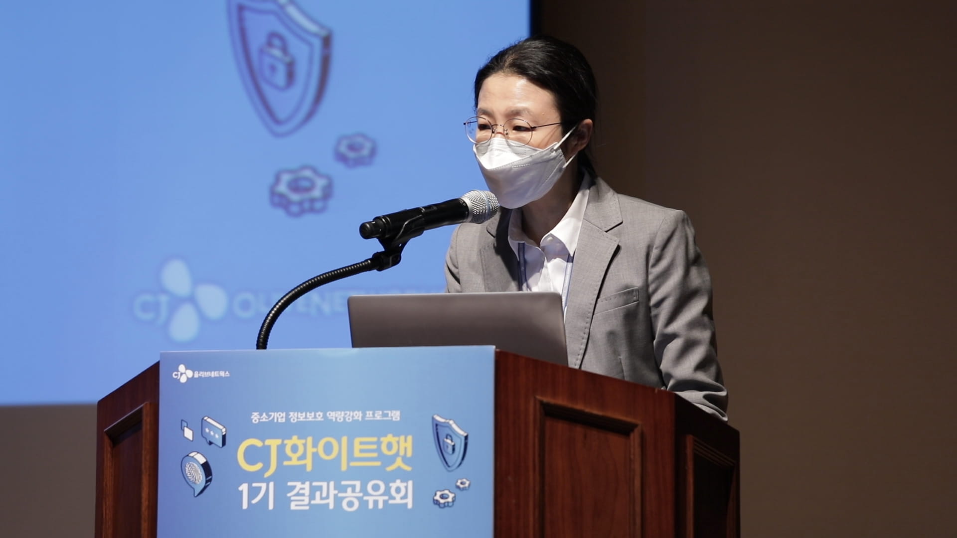 f7fc31f4-4d2d-4526-baac-24a96b0d4c8d.jpg